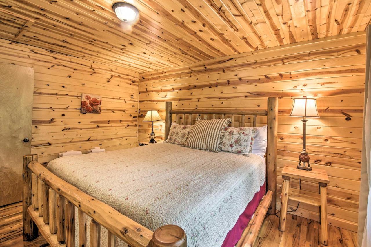 The Honeybee Cabin With Private Porch And Hot Tub Clarkesville エクステリア 写真