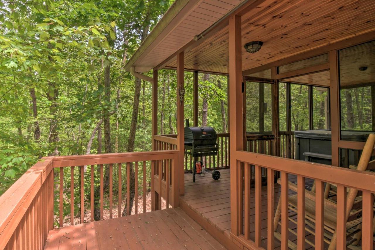 The Honeybee Cabin With Private Porch And Hot Tub Clarkesville エクステリア 写真